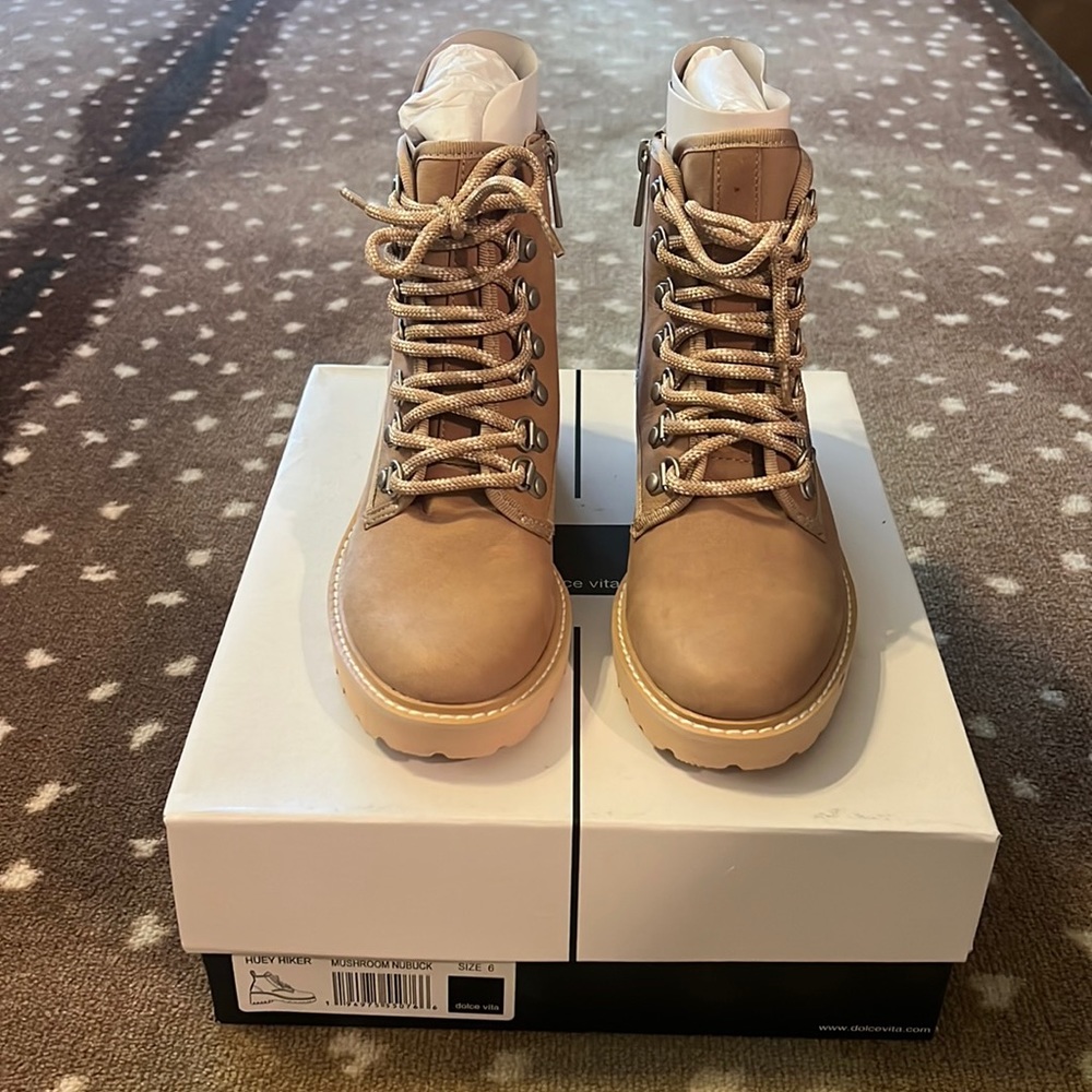 Dolce Vita Huey Hiker Boots! Size 6!